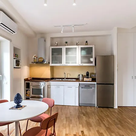 Lungotevere Bijou With Private Balcony Rome