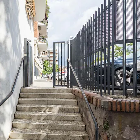 Lungotevere Bijou With Private Balcony Róma